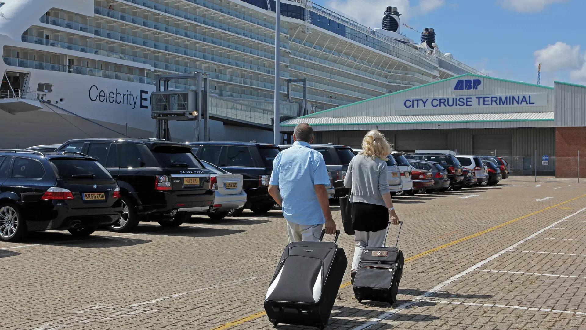 Family at cruise entrance